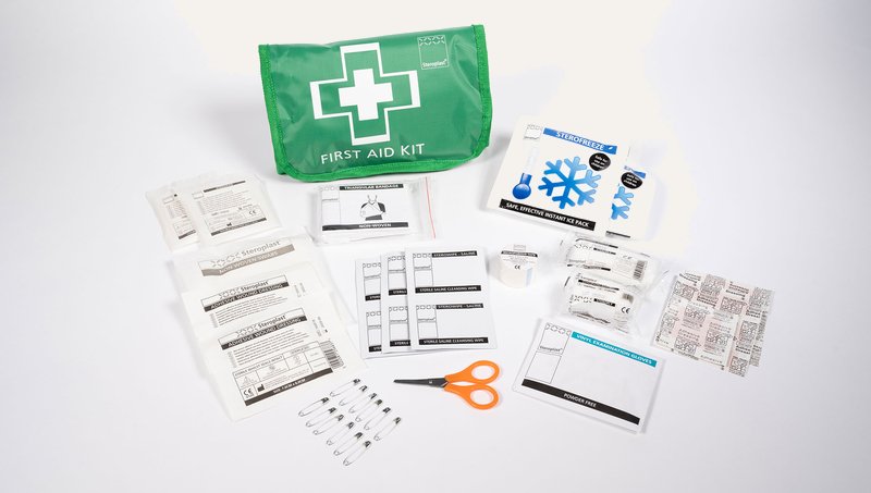 8133 40-Piece-Fold-Up-First-Aid-Kit-2