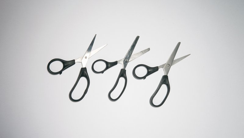 [PTQ-100004773] Medisnip Stainless Steel Scissors, Plastic Handle (Blunt/Blunt)